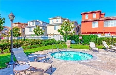 Hot tub area - 2835 Maricopa St