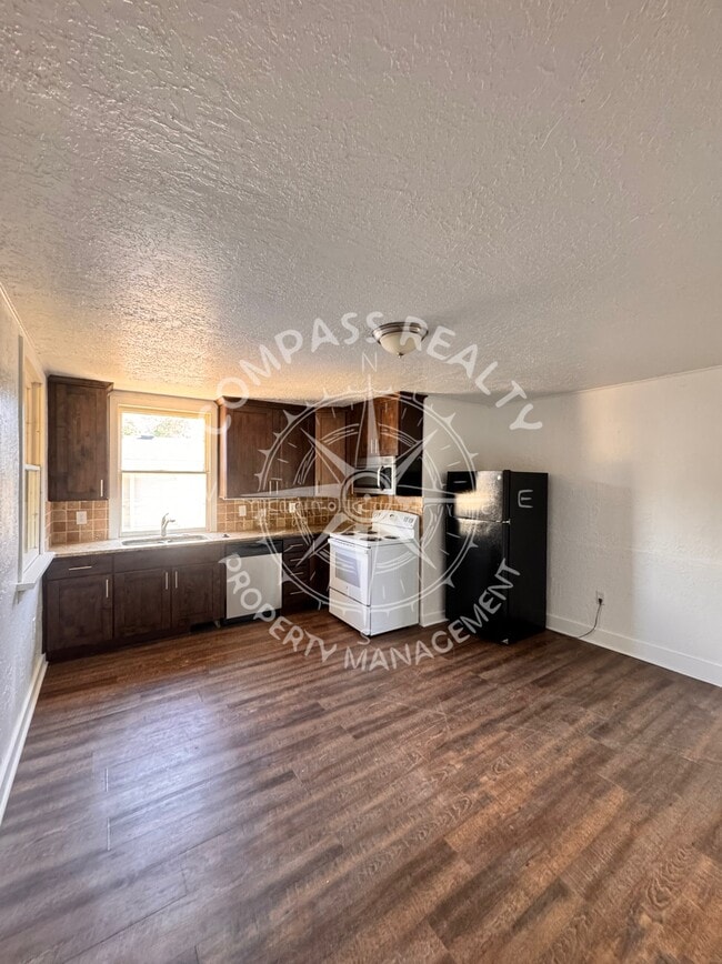 Building Photo - 414 N 100 W