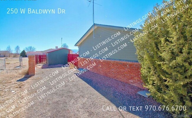 Building Photo - 250 W Baldwyn Dr