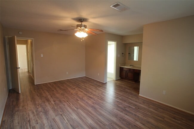 Building Photo - 2634 Heritage Colony Dr