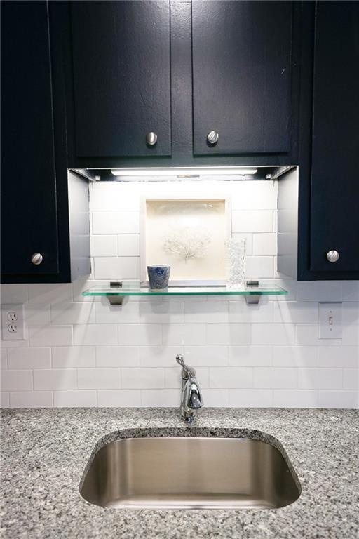 Building Photo - 603 Thames St