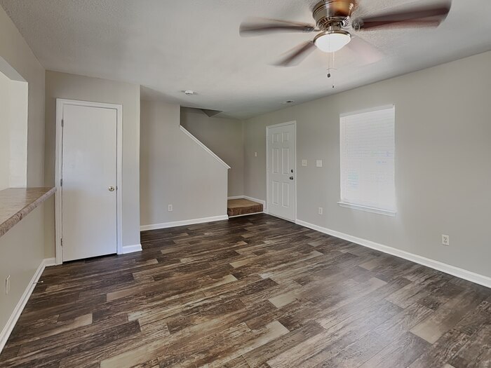 Building Photo - 2873 Signal Ct SW