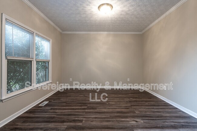 Building Photo - 3213 Southridge