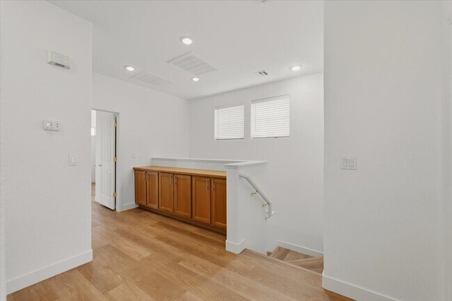 Building Photo - 8604 Splendid Leaf Ct