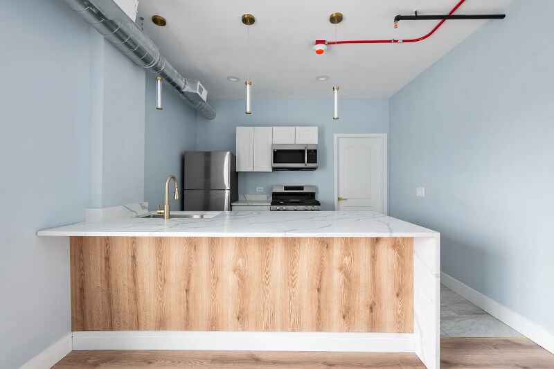 Building Photo - 9919 W Roosevelt Rd