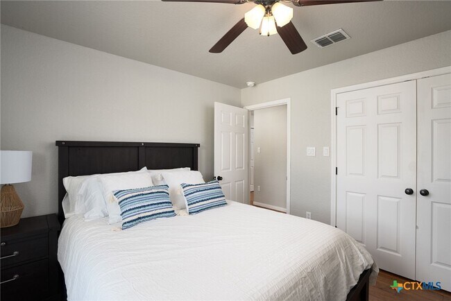 Building Photo - 1526 Bonnyview Dr