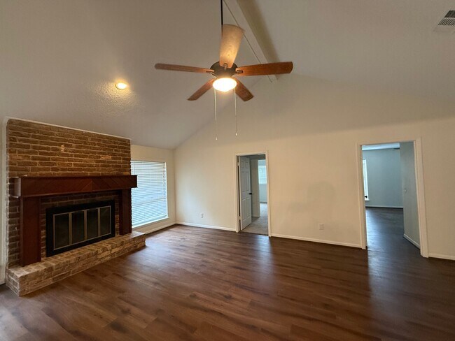 Building Photo - 3910 Vintage Valley Dr