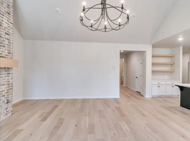 Building Photo - Model Home in East Edmond + 3 bedrooms + B...