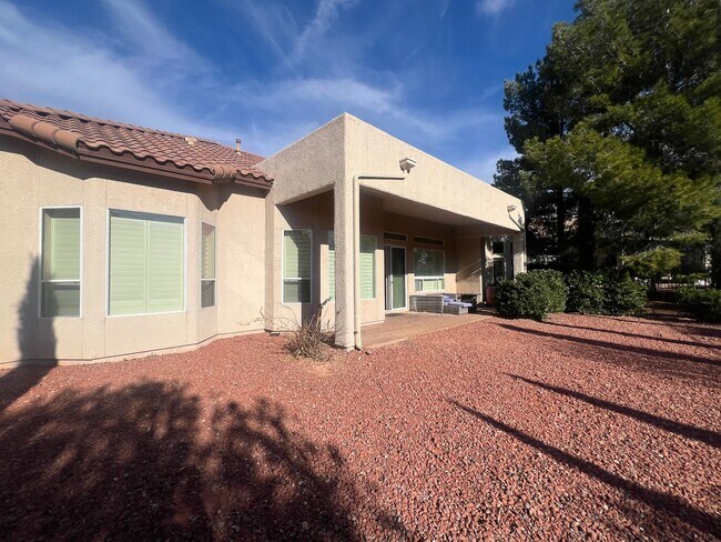 Building Photo - 5745 E Sunset Point Dr