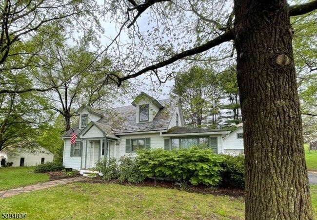 Primary Photo - 40 Cleveland Rd