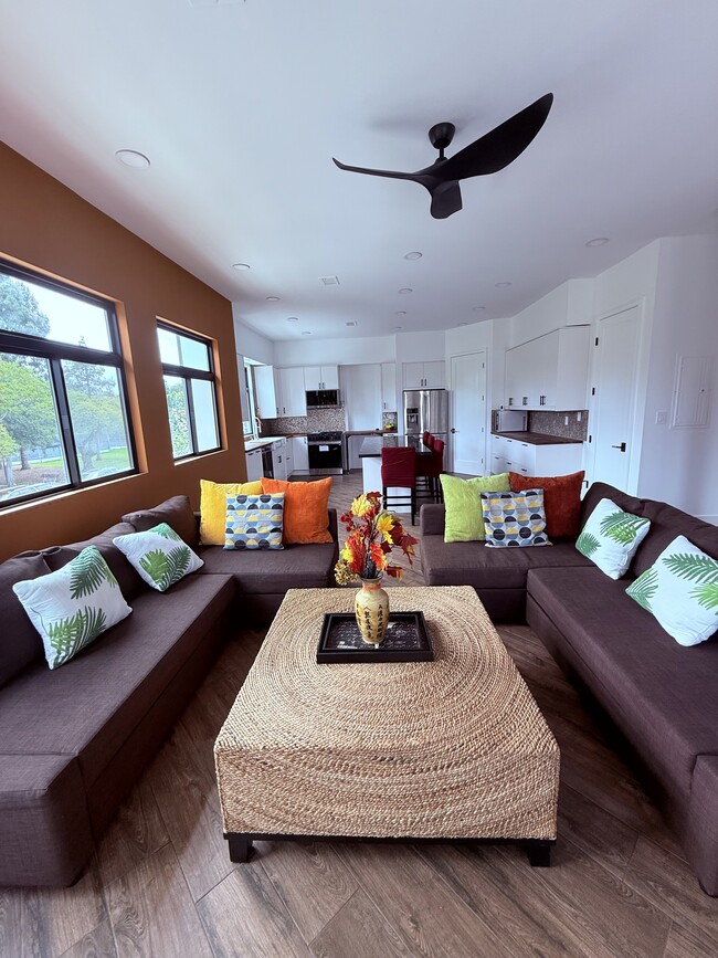 Building Photo - 3273 Hedwig Rd