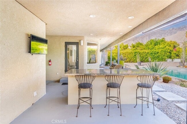 Building Photo - 1600 Palm Tree Dr