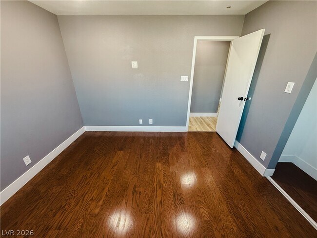 Building Photo - 2580 E Hacienda Ave