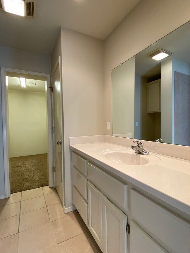 Building Photo - Large 3 Bedroom in Catoosa!!! Pet Friendly NEW DECK FRESH PAINT