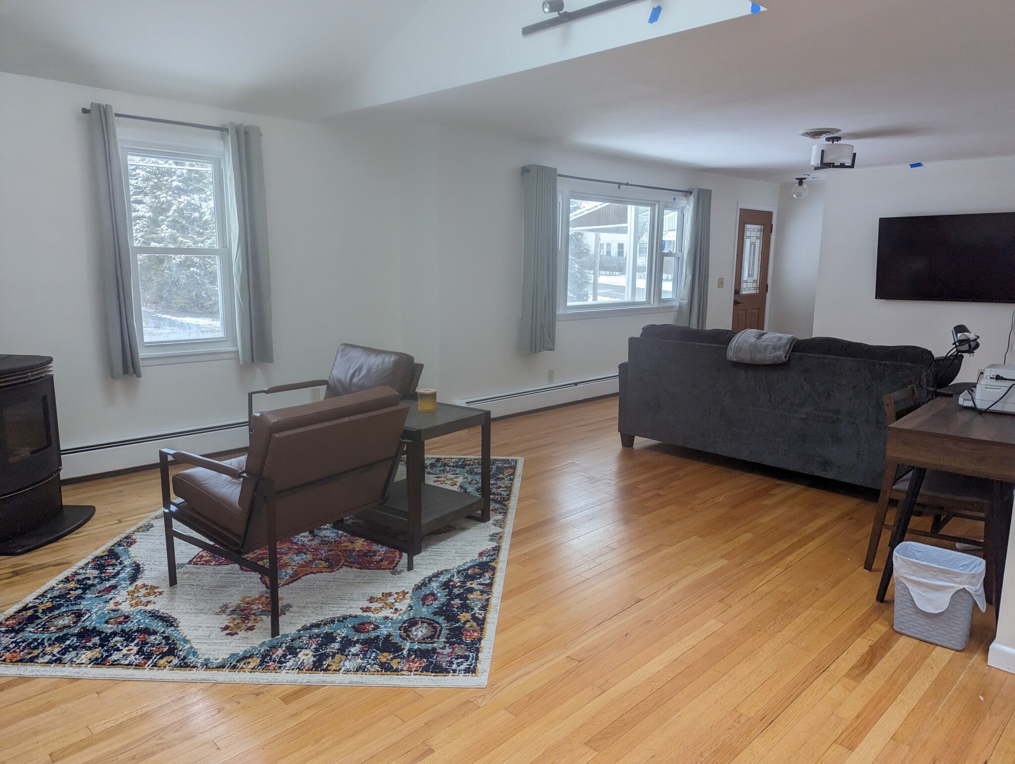 Building Photo - 212 Dewey St