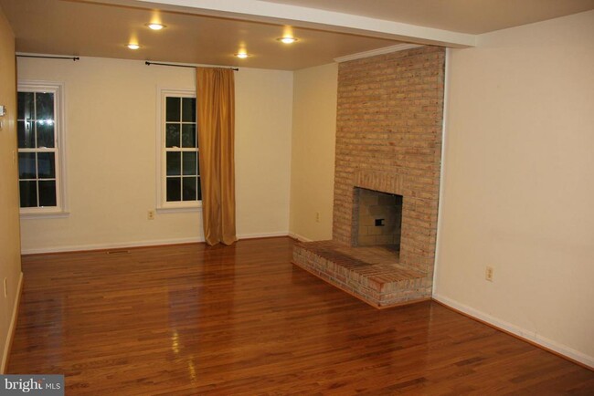 Building Photo - 10173 Yorktown Way