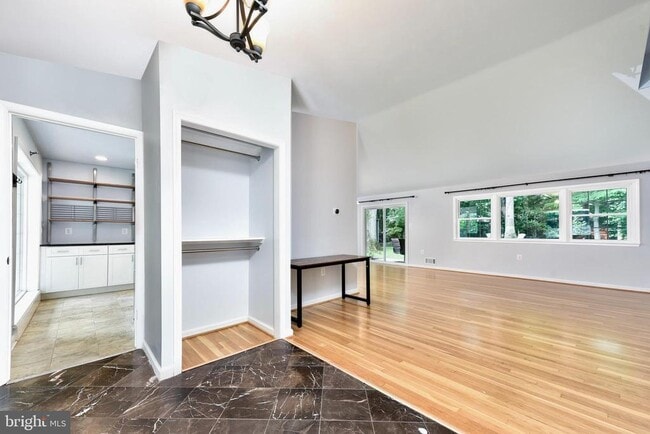 Building Photo - 5012 Dodson Dr