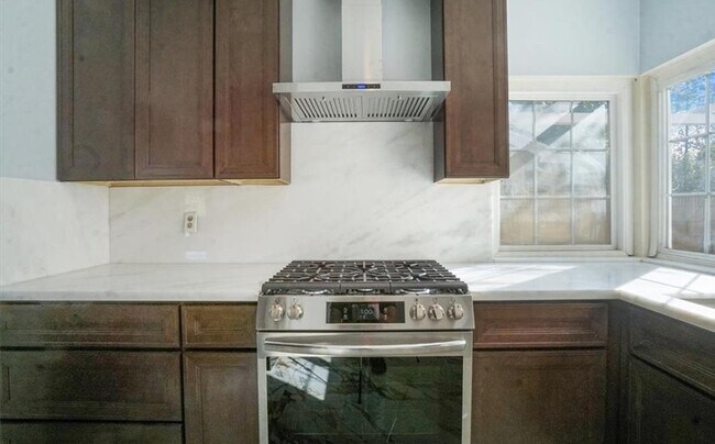 Building Photo - 24121 El Tiradore Cir