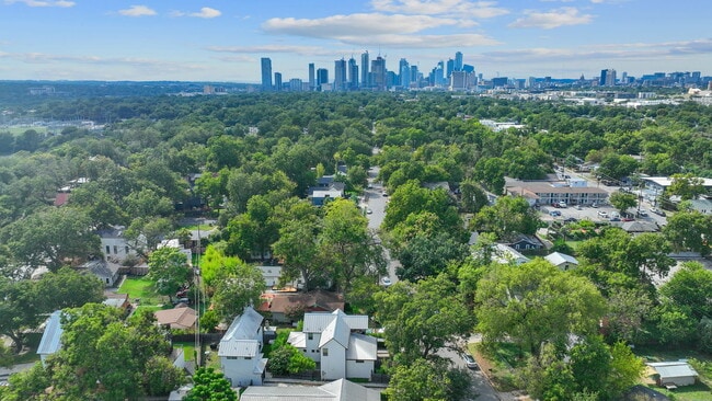 Building Photo - 2711 Willow St