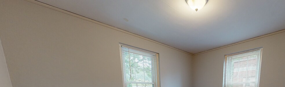 Building Photo - 116 College Ave