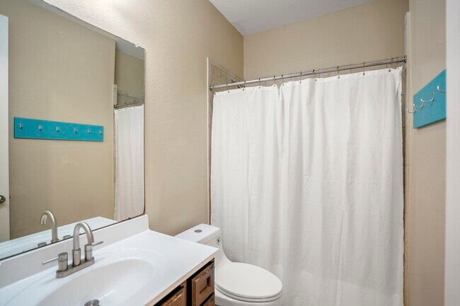 Building Photo - 22310 Taren Ct