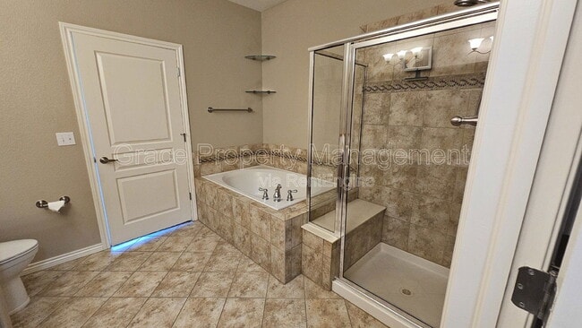 Building Photo - 11992 W Long Cir