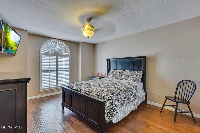 Building Photo - 1009 Sun Ridge Dr