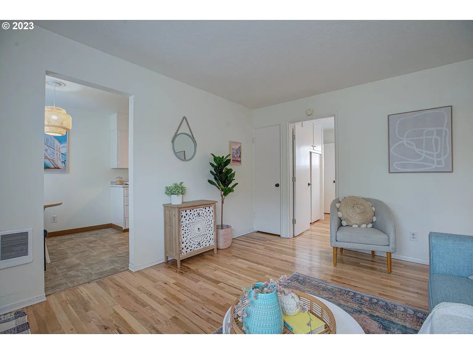 LIVING ROOM - 707 NE 92nd Ave
