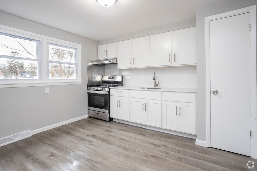 Valley Manor Apartments 261 Seneca Dr Syracuse NY 13205 Apartment