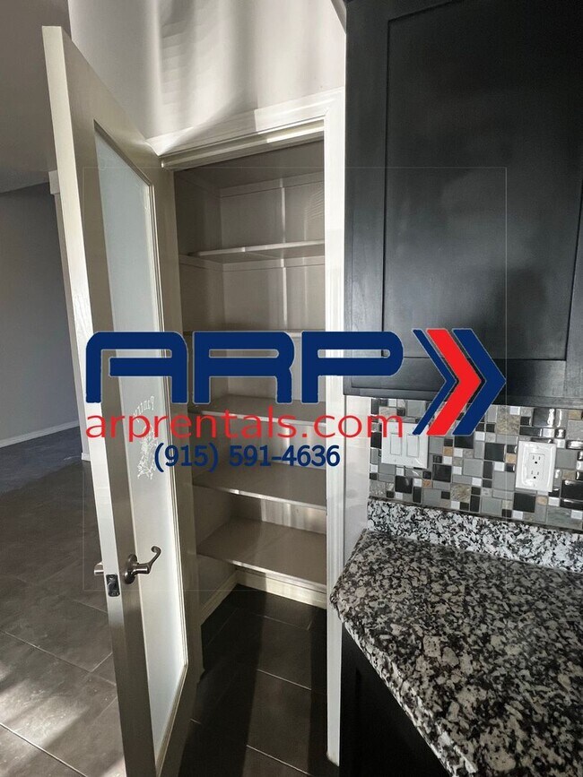 Building Photo - BEAUTIFUL EASTSIDE HOME Open House 09/02/2023 from 1:00pm to  1:30pm