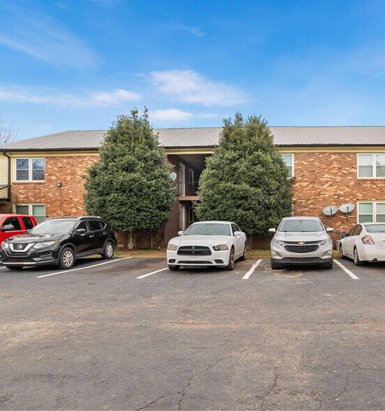 Primary Photo - 1614 Cypress Dr