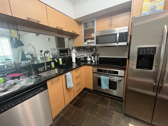 Building Photo - 31 Southeast 5th Street Apt #2310, Miami, ...