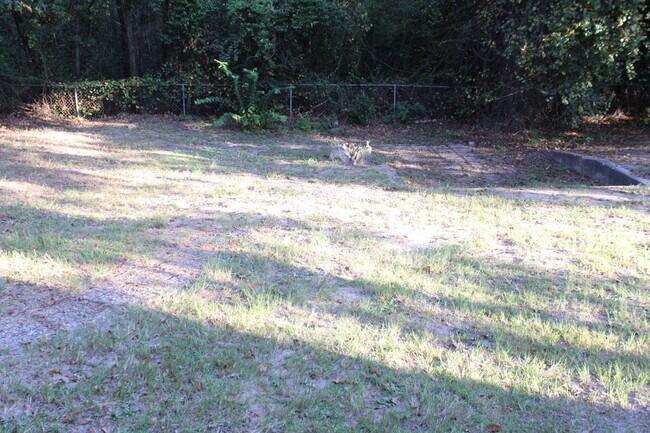 Building Photo - 3332 Hillis Rd