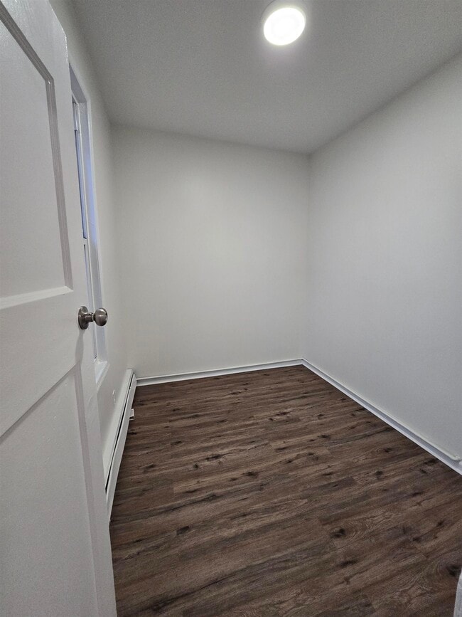 Building Photo - 1709 Kerrigan Ave