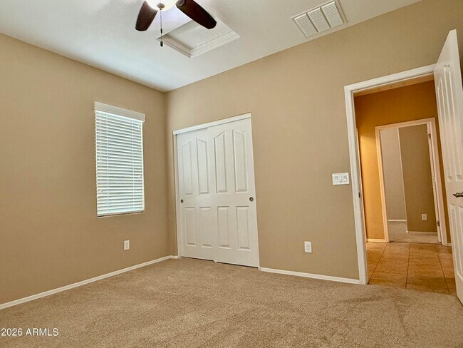 Building Photo - 512 E Castle Rock Rd