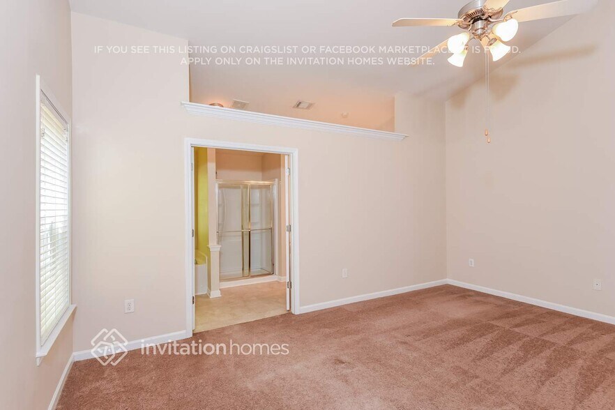 Building Photo - 1320 Martins Down Dr SE