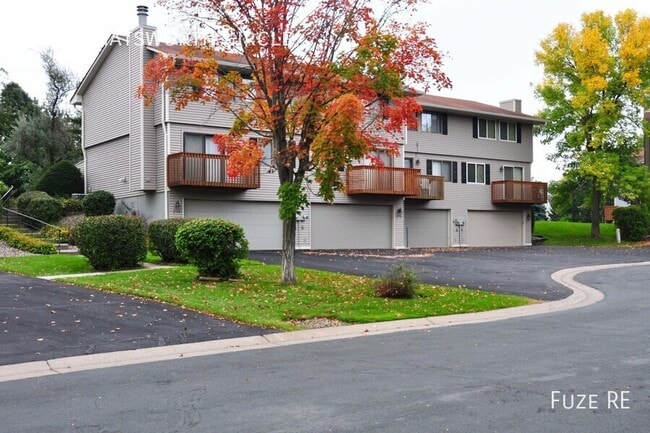Building Photo - 4338 Chatsworth Cir