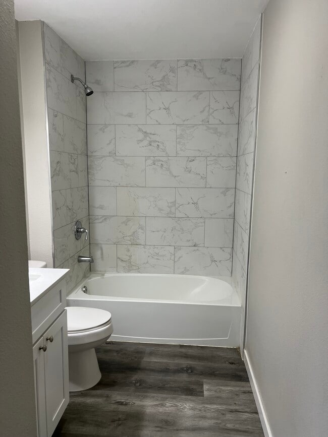 Building Photo - 1309 S 43rd St