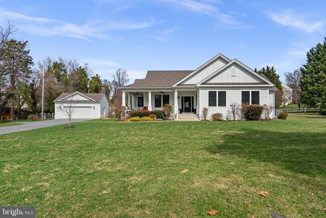 Building Photo - 17601 Crystal Spring Terrace