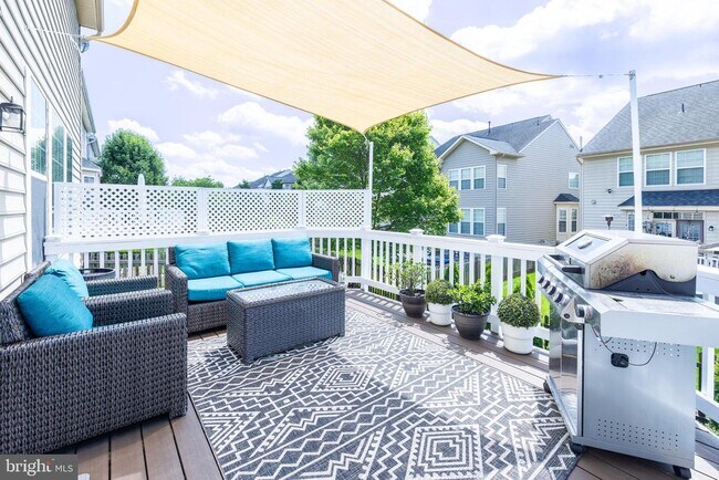 Building Photo - 8727 Raleigh Mews