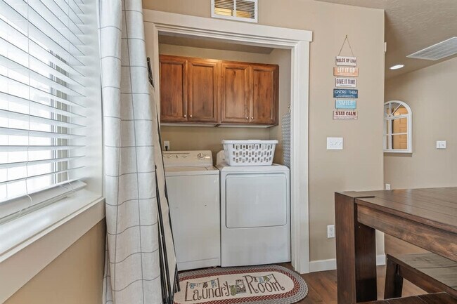 Building Photo - 2106 Ison Ct