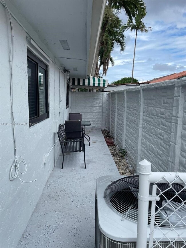 Building Photo - 9922 SW 2nd St