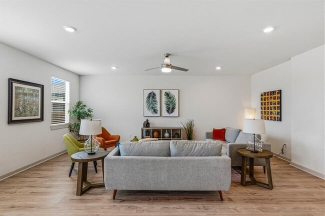 Building Photo - 7511 Traylor Cv