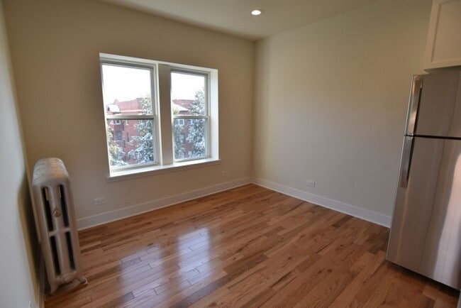 Building Photo - 4424-4432 N Wolcott Ave