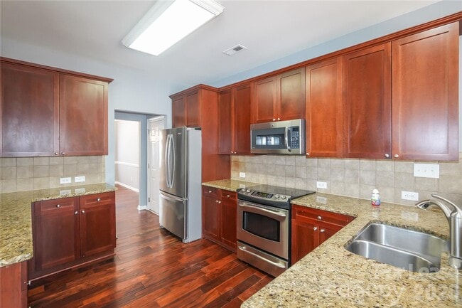 Building Photo - 15120 Callow Forest Dr