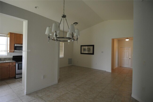 Building Photo - 2173 SE 2nd St