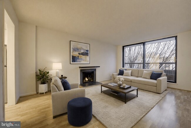 Building Photo - 1700 17th St NW