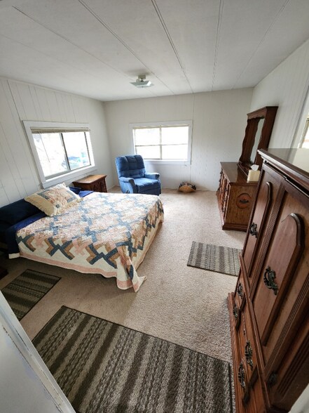 Primary Photo - 143 River Ranch Rd