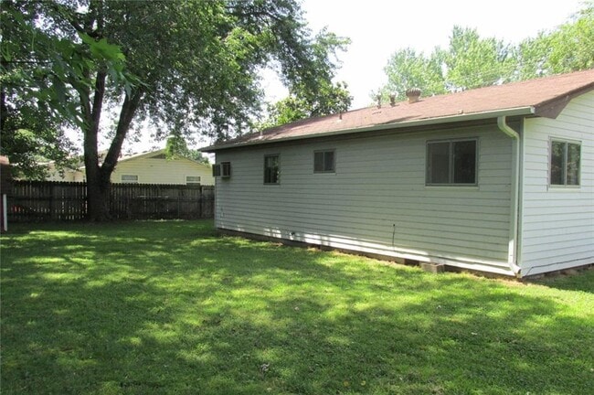 Building Photo - 301 El Paso St SW