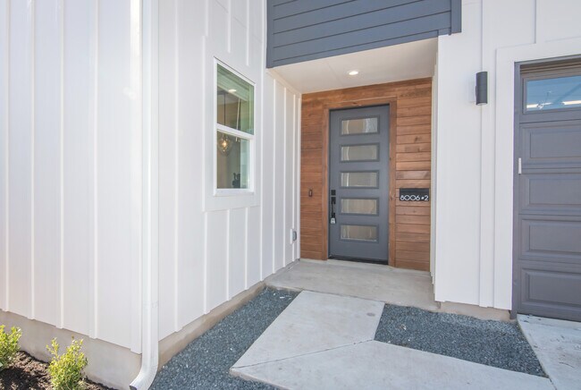 Building Photo - 8006 Gault St